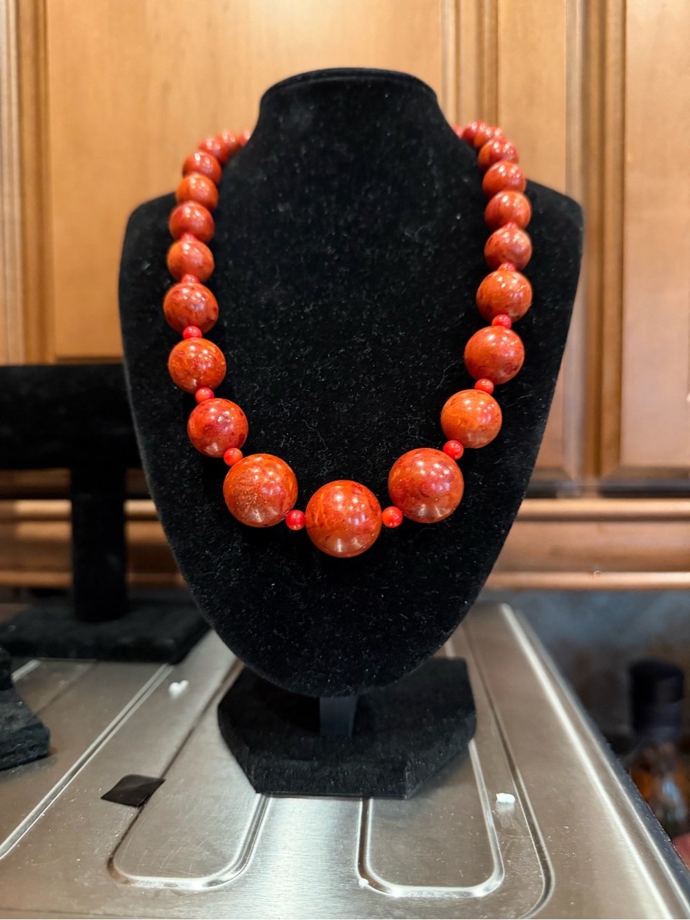 Elegant Sponge Coral Beaded Necklace in Platinum Bond